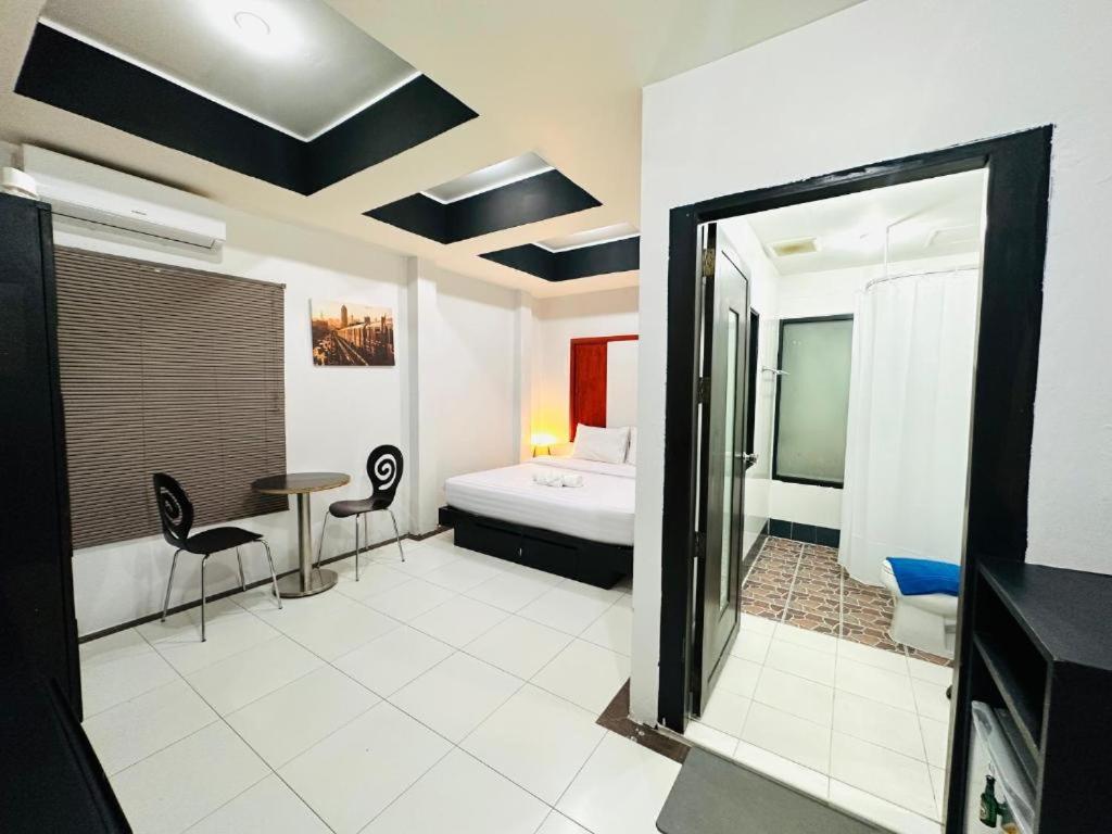Beachwalk Patong Екстериор снимка